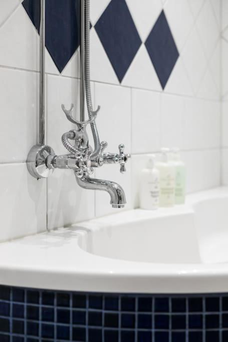 Appartement Upea Remontoitu Huoneisto Naantalin Sydaemessae Extérieur photo