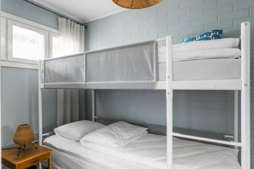 Appartement Upea Remontoitu Huoneisto Naantalin Sydaemessae Extérieur photo