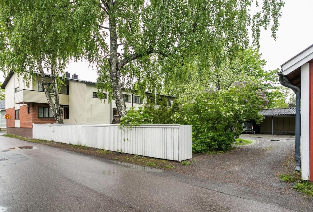 Appartement Upea Remontoitu Huoneisto Naantalin Sydaemessae Extérieur photo