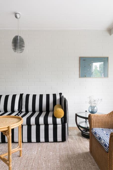 Appartement Upea Remontoitu Huoneisto Naantalin Sydaemessae Extérieur photo